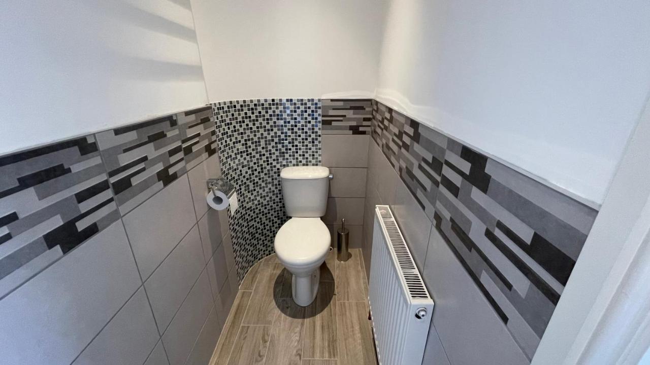 Anfield Place To Stay Ливърпул Екстериор снимка