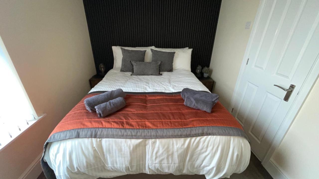 Anfield Place To Stay Ливърпул Екстериор снимка
