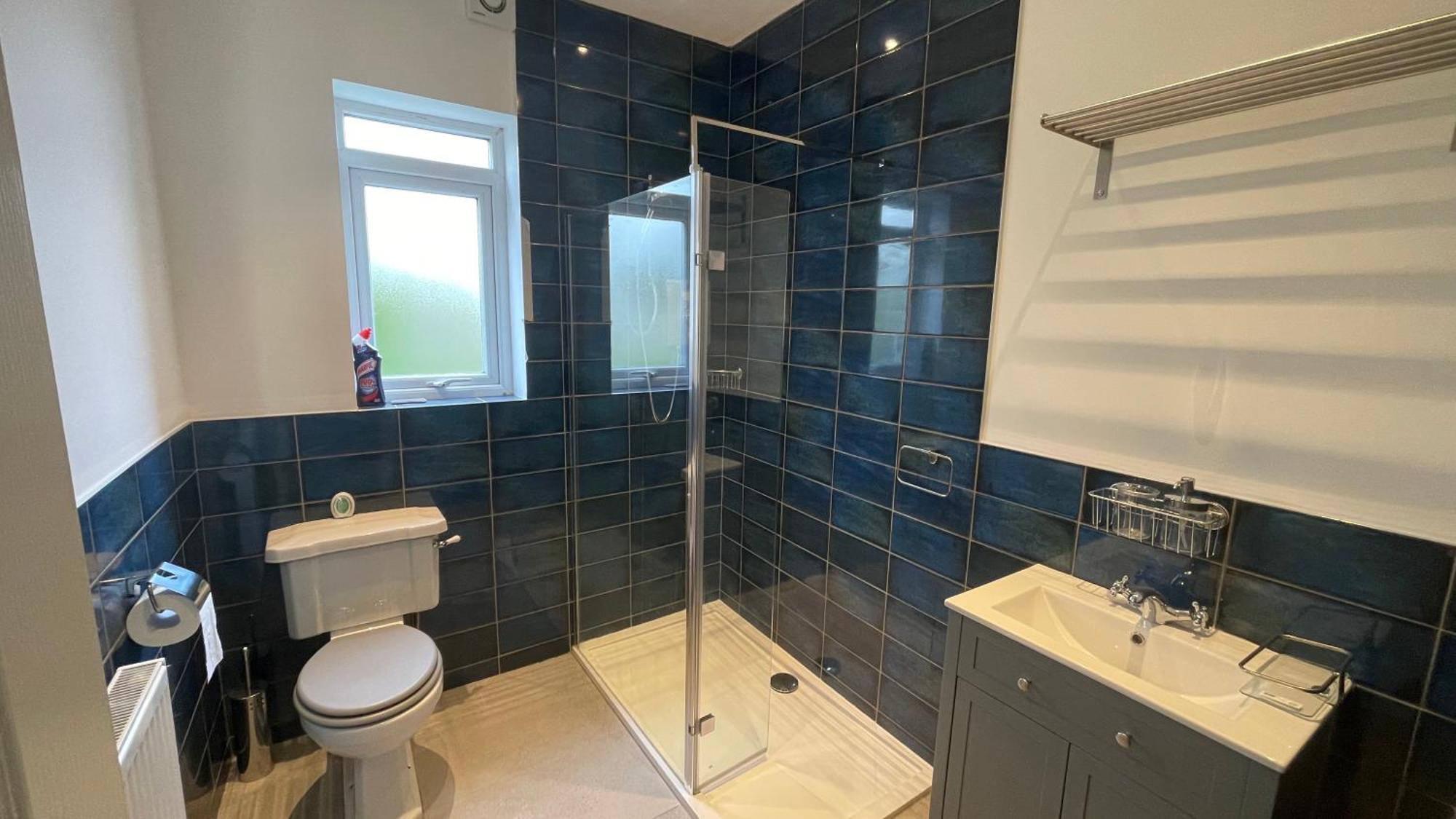 Anfield Place To Stay Ливърпул Екстериор снимка
