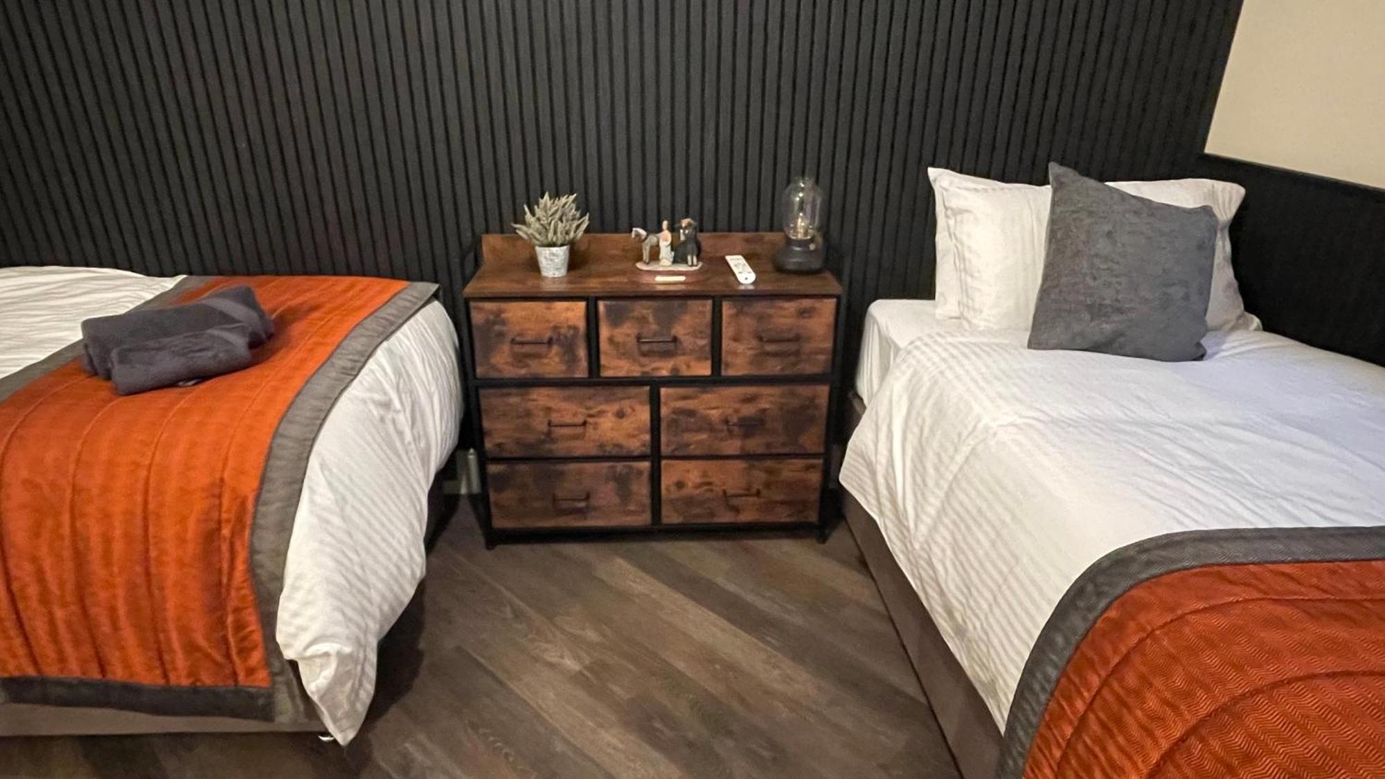 Anfield Place To Stay Ливърпул Екстериор снимка