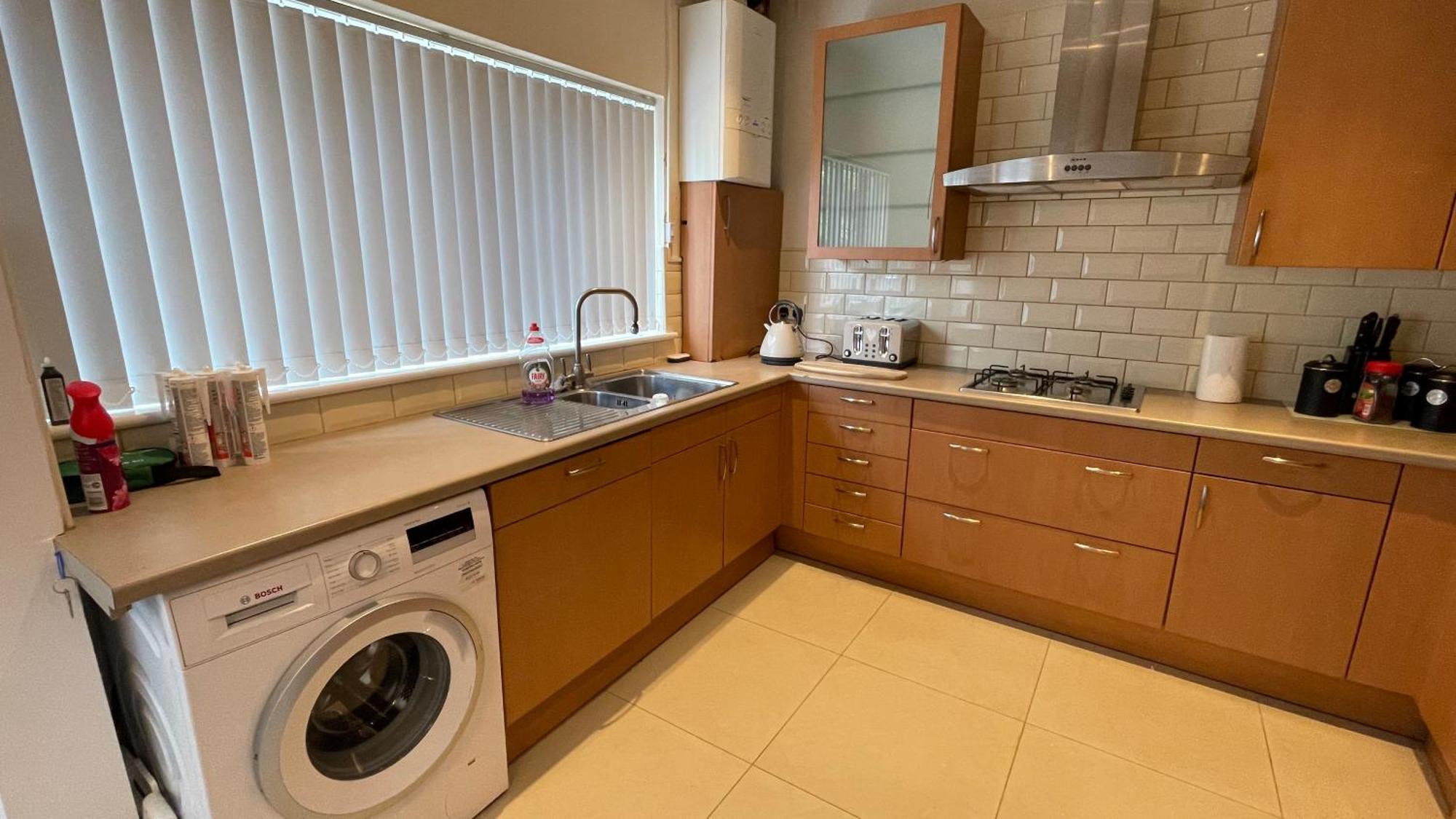 Anfield Place To Stay Ливърпул Екстериор снимка